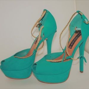 ****SOLD SOLD ***Steve Madden gold and teal heels